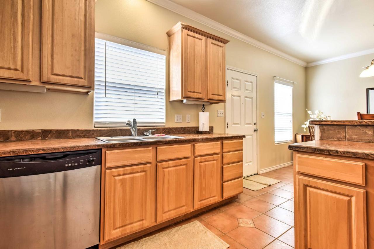 Waterfront Corpus Christi Townhome With Pool And Dock! Екстериор снимка